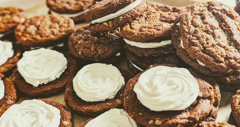 Sandwich cookies filled with buttercream